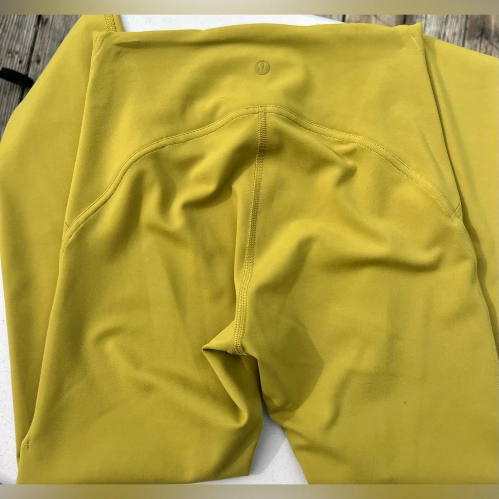 Lululemon InStill High-Rise Tight 25" Size 4 Auric Gold - Picture 4 of 7